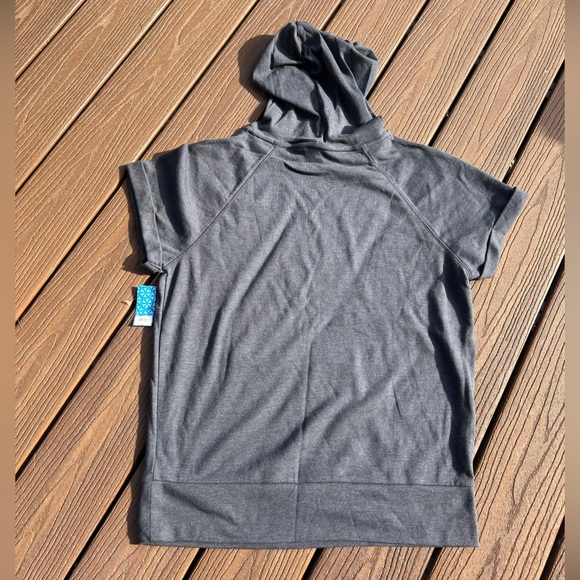 Old Navy Short Sleeve active Hoodie - Medium - Picture 2 of 4